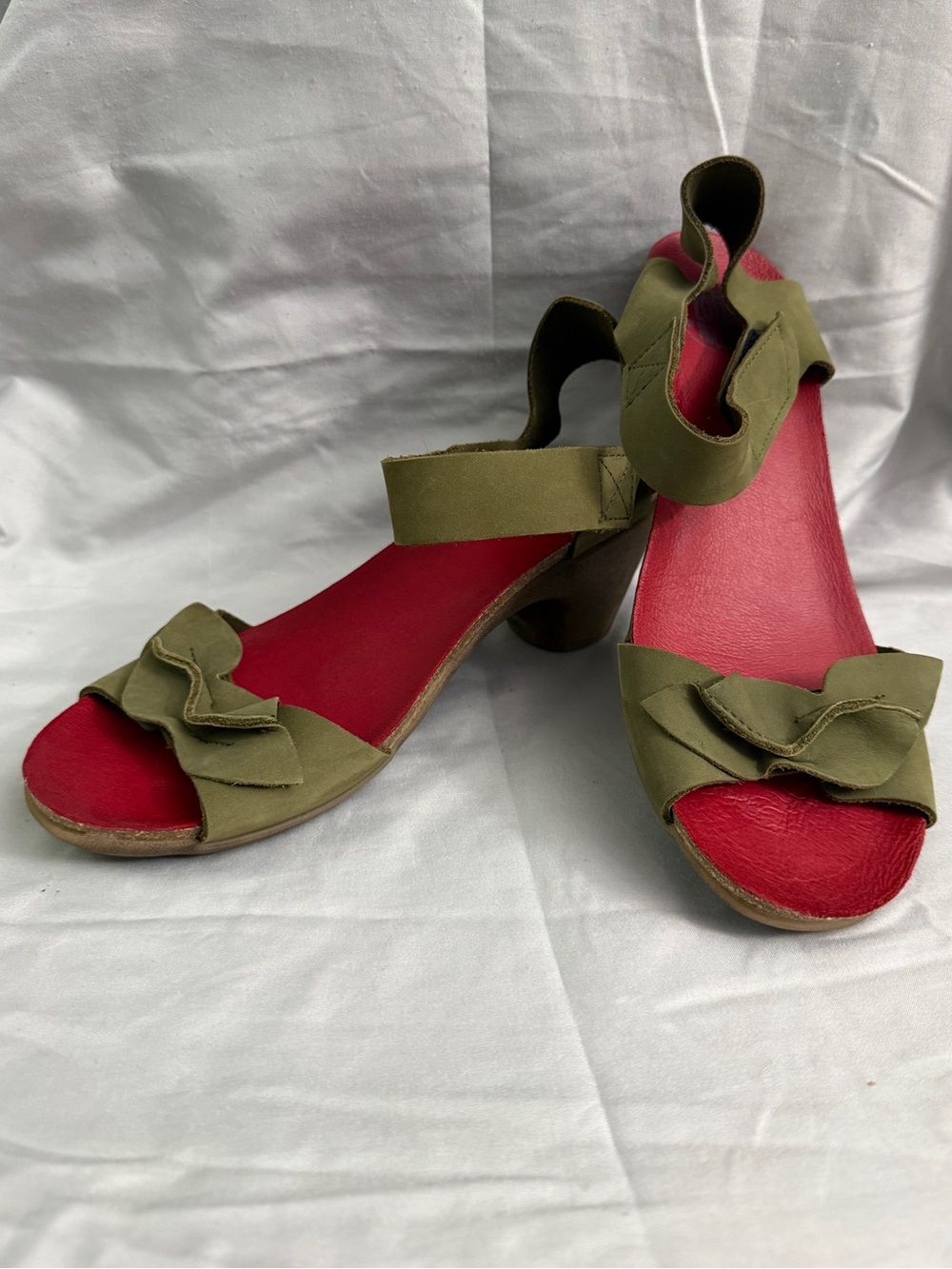 Loints of Holland Nispen Red Footbed - Olive Green